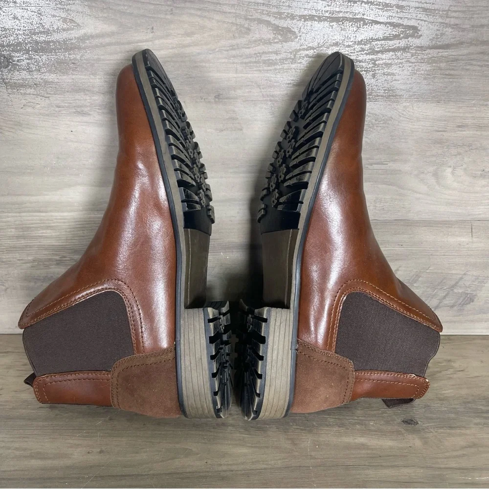 ASOS Design Mens 9 Brown Tan Leather Pull On Chelsea Boots Round Toe Lightweight